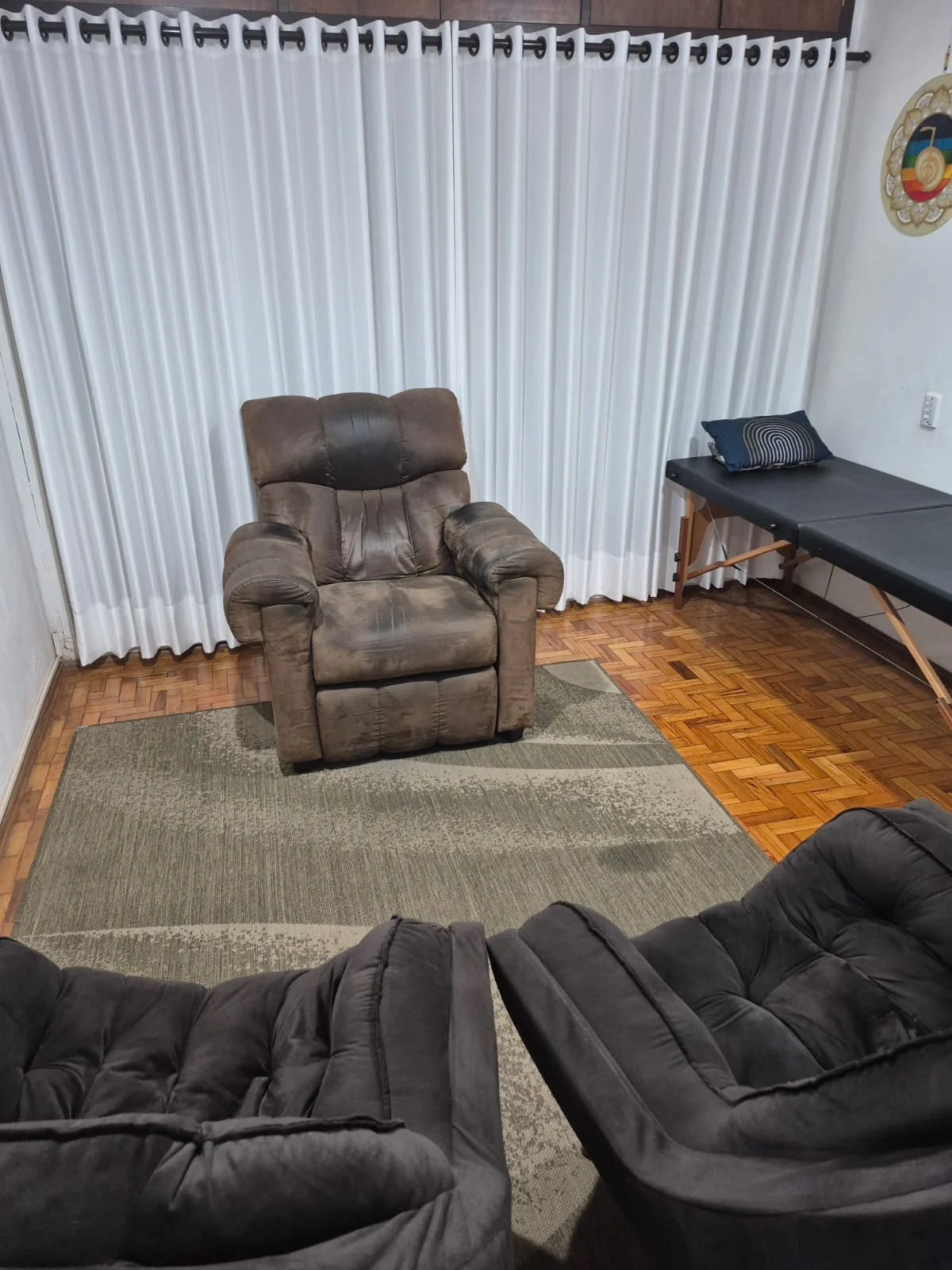 Poltronas do consultório de Marcelo